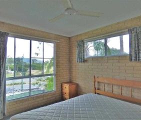 UNIT IN CENTRAL CANNONVALE LOCATION! - Photo 6