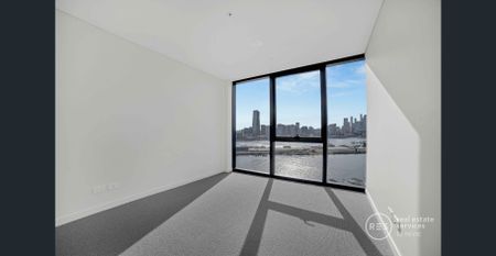 Luxury Voyager Living in Prestigious Yarras Edge - Photo 5