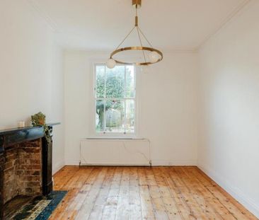 Sorry, no sharers! - A beautifully presented three double bedroom p... - Photo 1