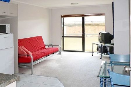 One Bedroom Apartment with A Carpark - Photo 2