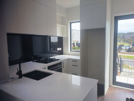 Near new 2 bedrooms home - Photo 5