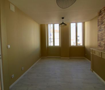 Location Appartement 2 pièces 69m² - Photo 3