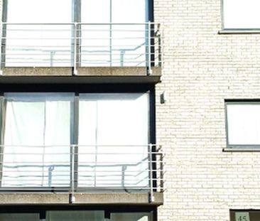 Appartement te huur in Kortrijk voor € 700 met 2 slaapkamers - Photo 5