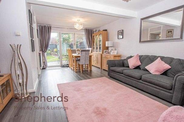 1 bedroom in a house share to rent - Photo 1