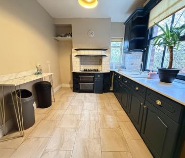 3 bedroom end of terrace house to rent - Photo 2