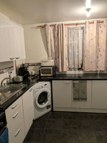 Room in a Shared Flat, Sandford Court, N16 - Photo 3