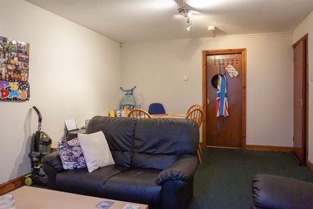 Flat 8, Headingley House 96 Ash Road, Headingley, Leeds, LS6 3HD - Photo 4