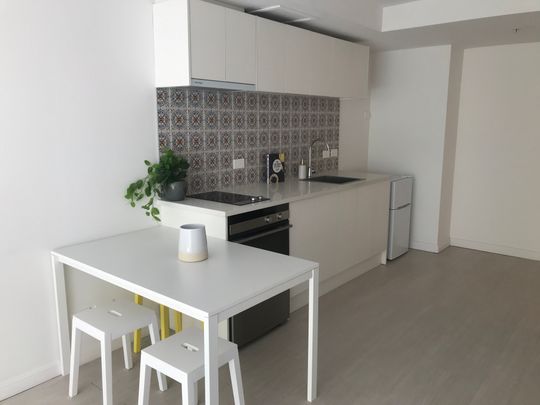 Modern Minimalist - Photo 1