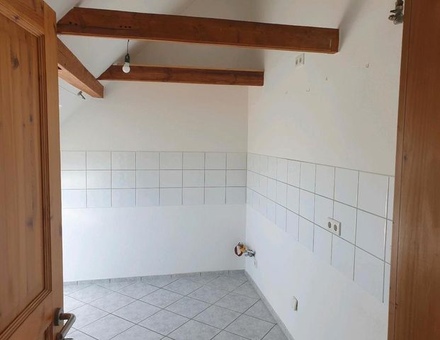 Schöne DG Wohnung zu vermieten - Photo 1