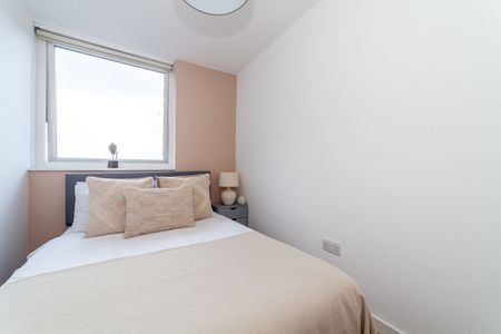 2 Bed Flat, Lugard House, W12 - Photo 5