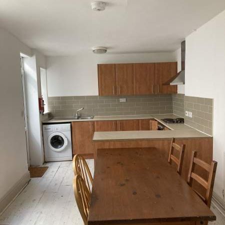 Four Bedroom HMO Group Let - Photo 1