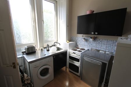 1 Bedroom Property To Rent - Photo 4