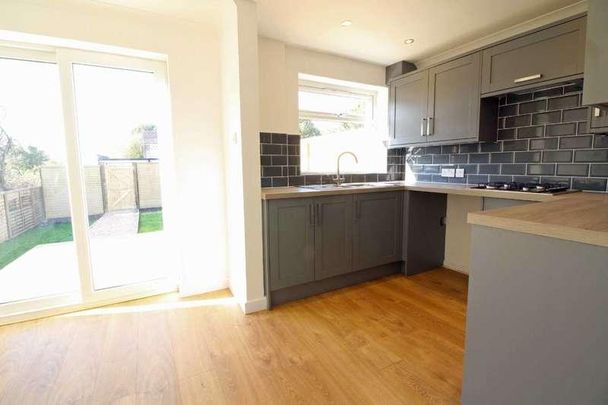 Farley Close, Frome, BA11 - Photo 1