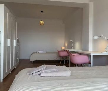 Avenida 25 de Abril de 1974, Almada, Setúbal Municipality 2800 - Photo 5