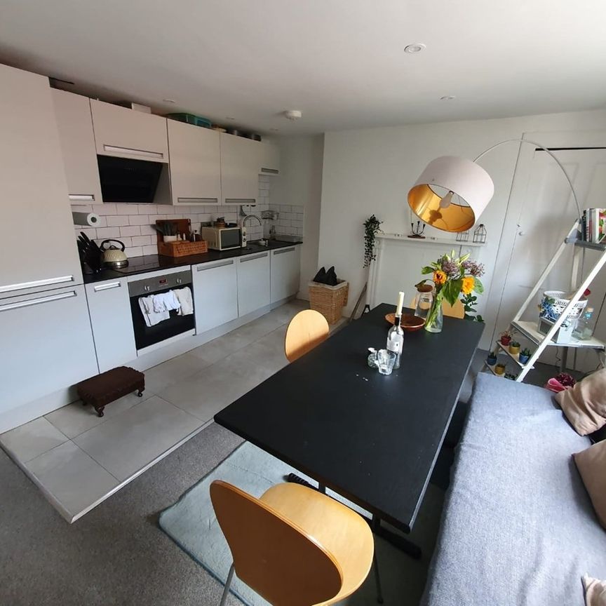 2 Bed Maisonette, London Road, BN1 - Photo 1
