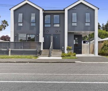 Modern Studio Living - Photo 5