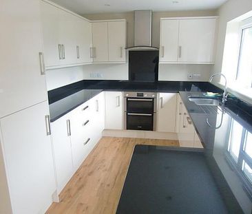 Seafield Road Rustington West Sussex - Photo 5