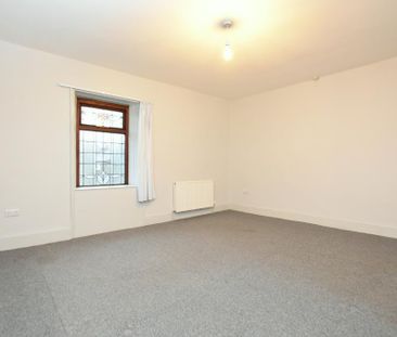 2 bedroom semi-detached house to rent - Photo 6