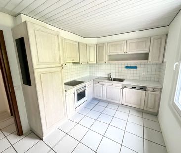 Renovated 3-room apartment with terrace and unobstructed view - Foto 2