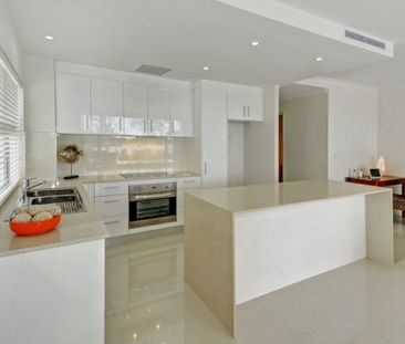 Air Conditioned Modern Apartment Opposite Maroochy River - Photo 3