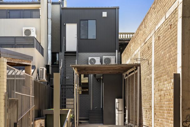 New York meets Petersham in newly refurbished residence - Also known as 544 Parramatta Road. - Photo 1