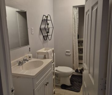 For Lease - 3072 Caulfield Crescent, Mississauga, Ontario - Photo 5