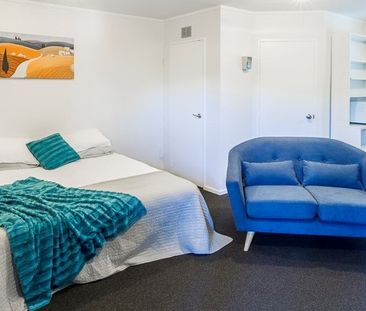 Spacious Executive Studio - Photo 1