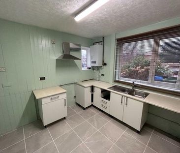 3 bedroom semi-detached house to rent - Photo 6