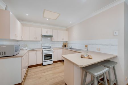 Spacious 3-Bedroom Duplex in Leafy Mt Hutton Location - Photo 3