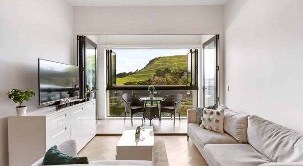 Luxury 1 Bedroom Apartment - Convenient Location! - Photo 1