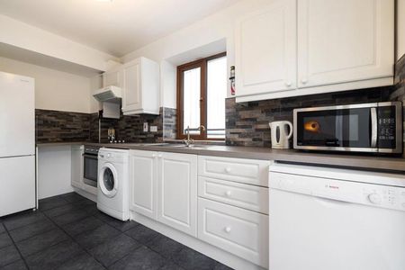 41 The Pine Winter Garden Pearse Street Dublin 2 - Photo 5