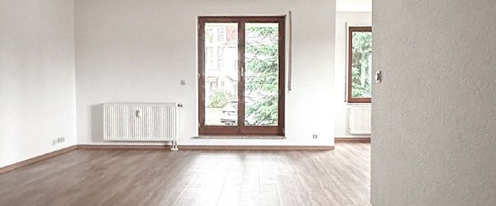 ERSTBEZUG in Glauchau mit Tageslichtbad, offener Küche und eigener Terrasse! - Photo 1