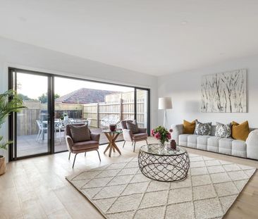 Superb 3 Bedroom Residence - Photo 1