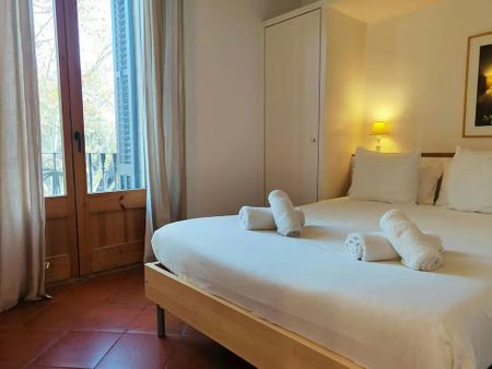 La Rambla, Barcelona, Catalonia 08002 - Photo 4