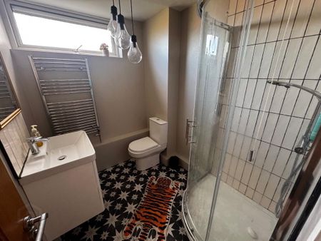 Upper Lisburn Road, Belfast, BT10 0LB - Photo 4