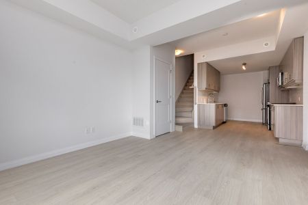 For Lease - 1010 Portage Parkway Unit# Th 01, Vaughan, Ontario - Photo 2