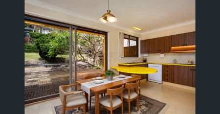 Spacious Family Living with Retro Charm! - Photo 4