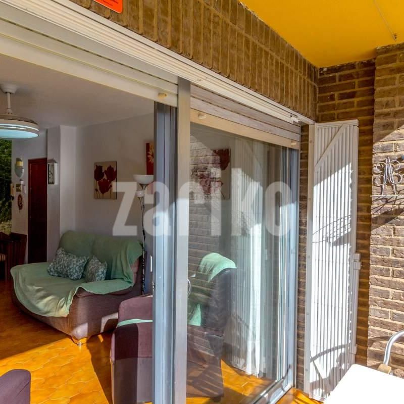 Apartment on the ground floor with parking space - Photo 1