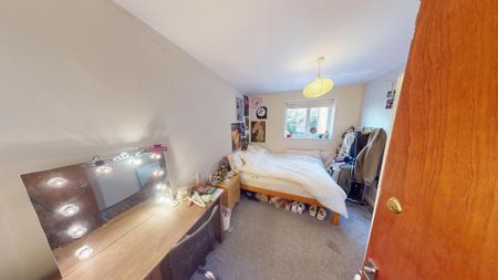4 bedroom terraced house to rent - Photo 4