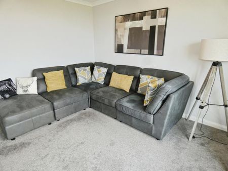 2 bedroom flat to rent - Photo 2