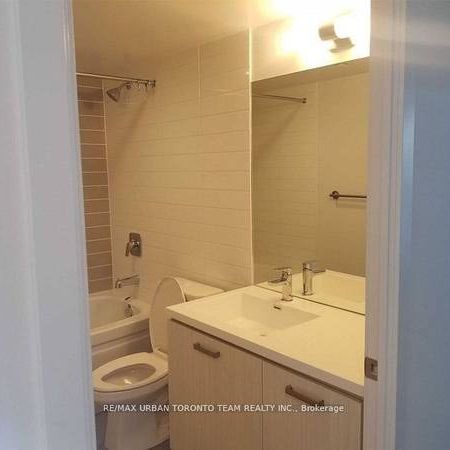 Yonge & Eglinton, Modern, 1+1 Den, Central to all conveniences - Photo 4