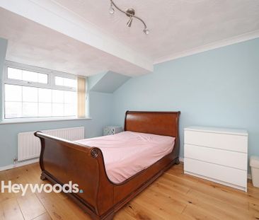 4 bedroom detached house to rent - Photo 5