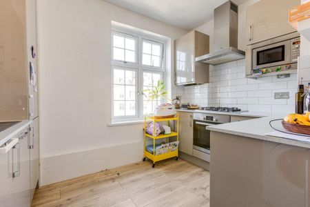 2 bedroom flat to rent - Photo 4