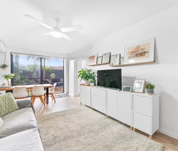 SPACIOUS 2 BEDROOM MODERN RETREAT WITH HUGE PRIVATE COURTYARD + PAR... - Photo 6