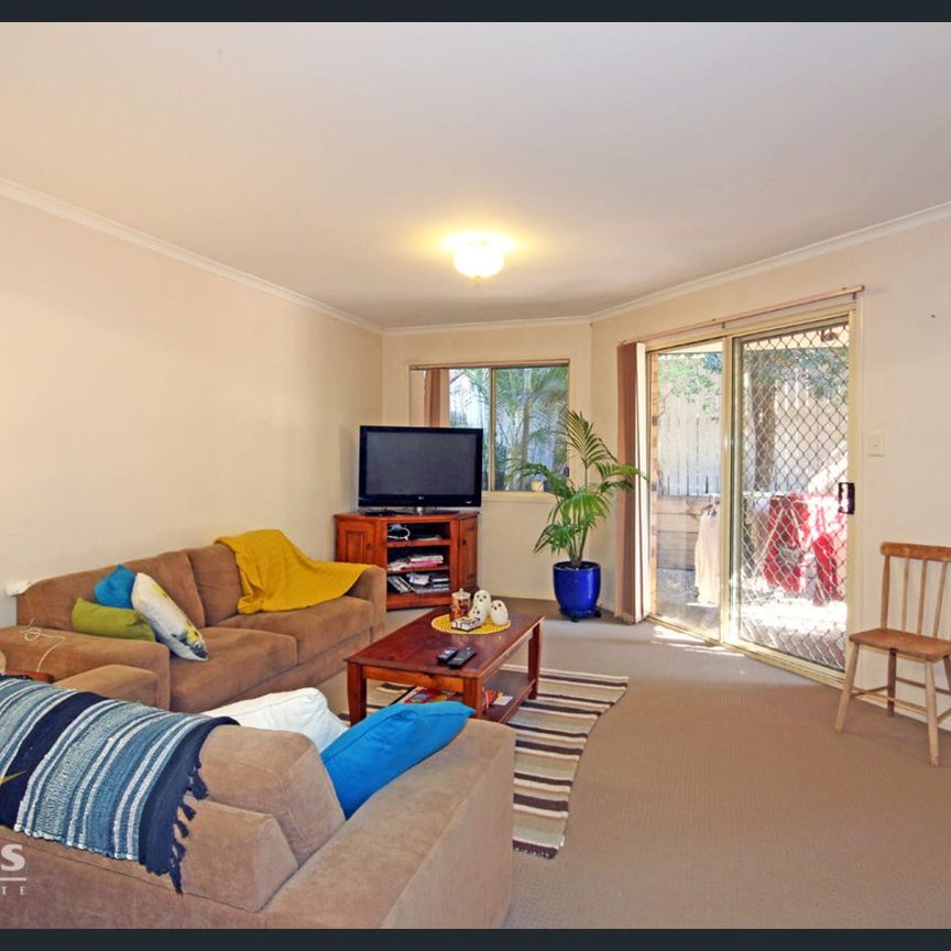 Quiet Rear Townhouse in Prime Morningside Location - Photo 1