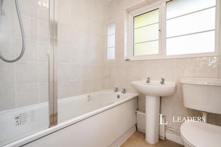 2 bedroom flat to rent - Photo 5