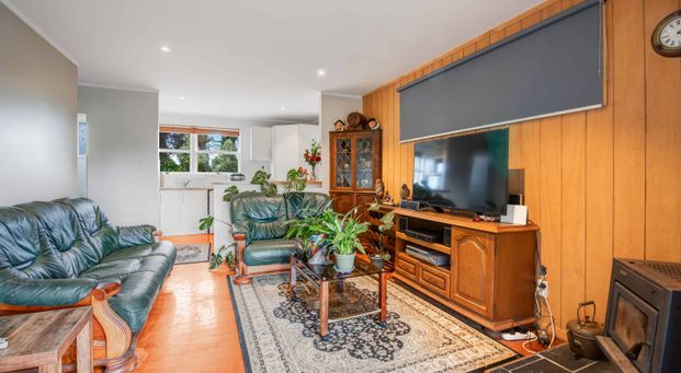 Private 2 Bed + Garage & Workroom - Helensville - Photo 1