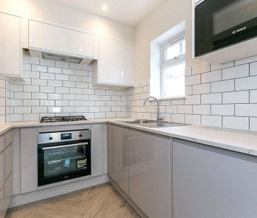 2 bedroom end of terrace house to rent - Photo 1