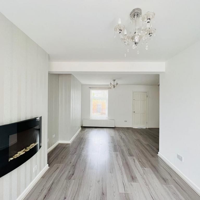 2 bedroom terraced house to rent - Photo 1