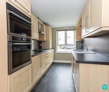 2 bedroom apartment to rent - Photo 2